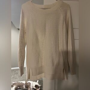 Old Navy Cream Sweater - Medium